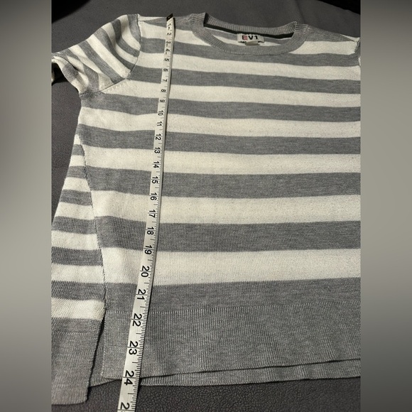 Women’s EV1 Grey And White Striped Large Pullover Lightweight Sweater. - Picture 5 of 11
